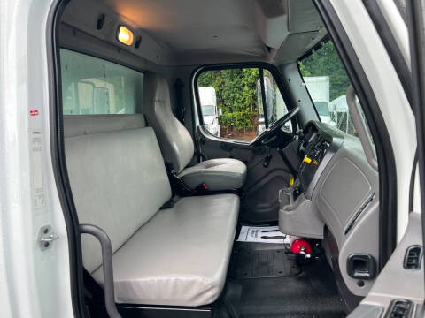 2018 Freightliner M2 106