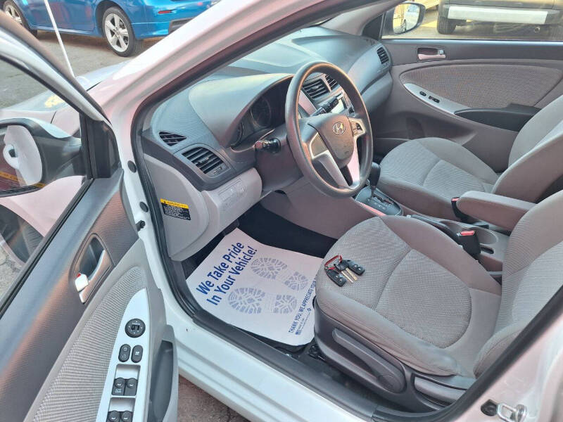 2013 Hyundai Accent GS