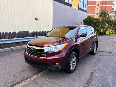2014 Toyota Highlander LE