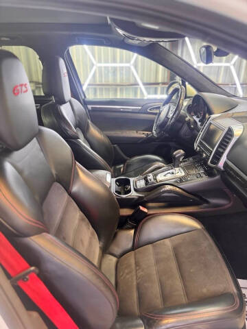 2013 Porsche Cayenne GTS
