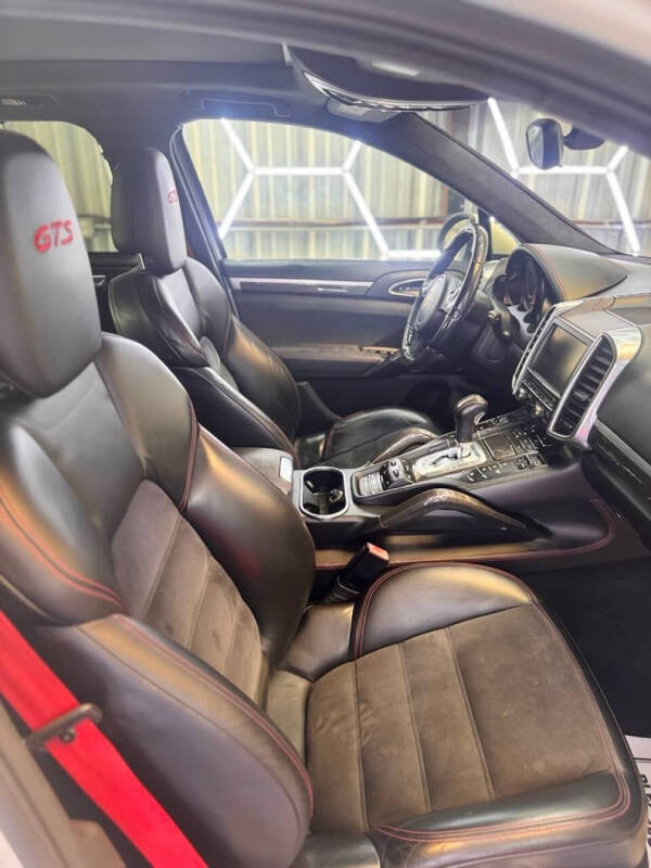 2013 Porsche Cayenne GTS