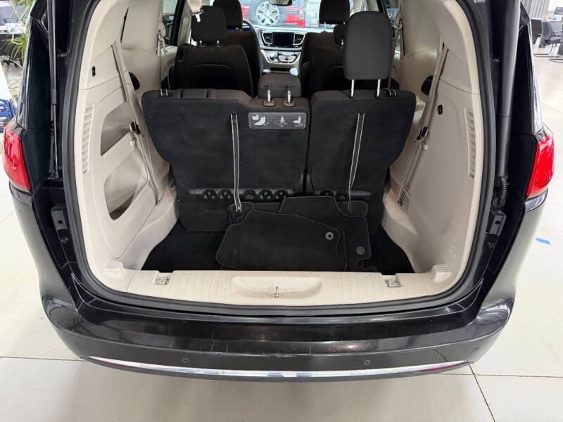2020 Chrysler Pacifica Touring