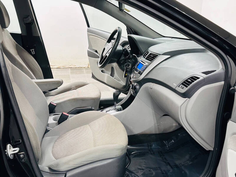 2013 Hyundai Accent GS