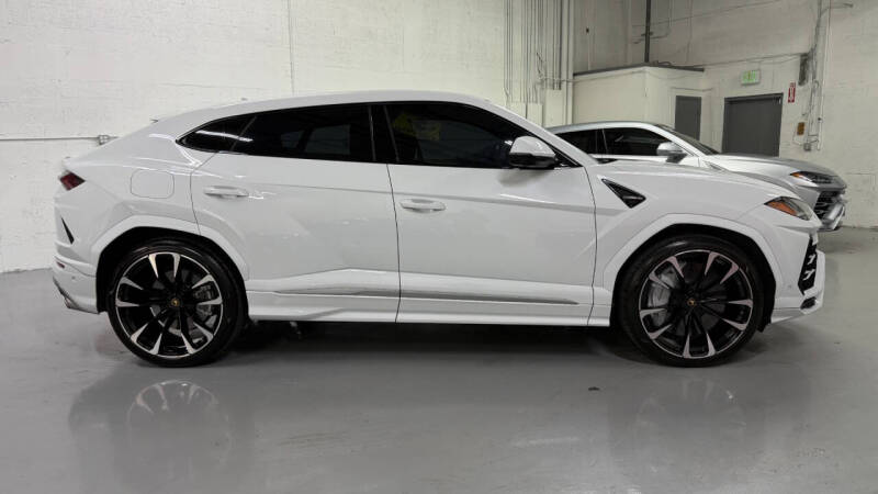 2020 Lamborghini Urus