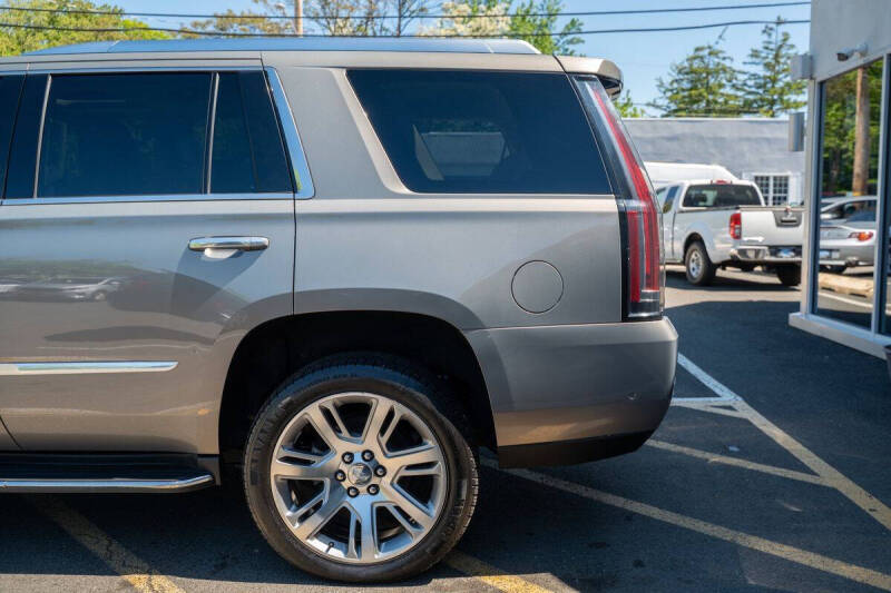 2017 Cadillac Escalade Luxury