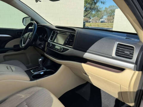 2019 Toyota Highlander LE Plus