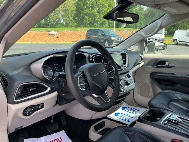 2022 Chrysler Pacifica 37