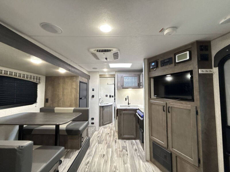 2022 Venture RV Sonic
