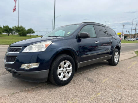2012 Chevrolet Traverse for sale at BUZZZ MOTORS in Moore OK