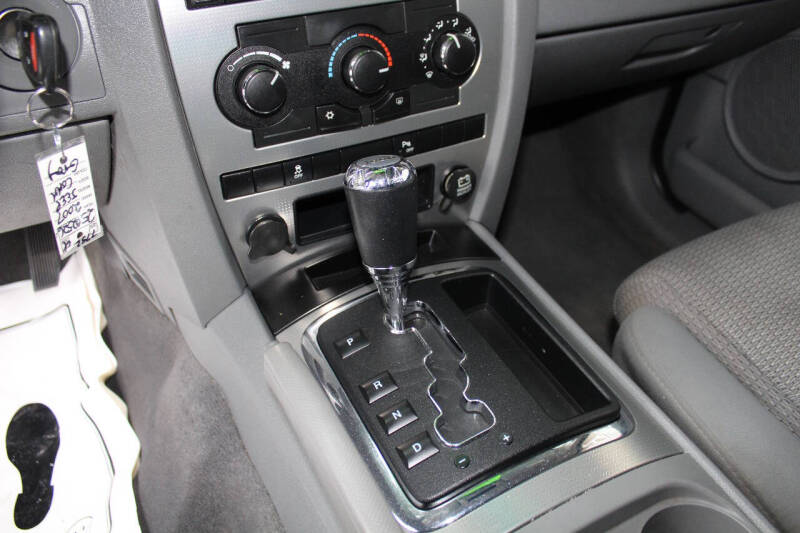 2007 Jeep Commander Sport