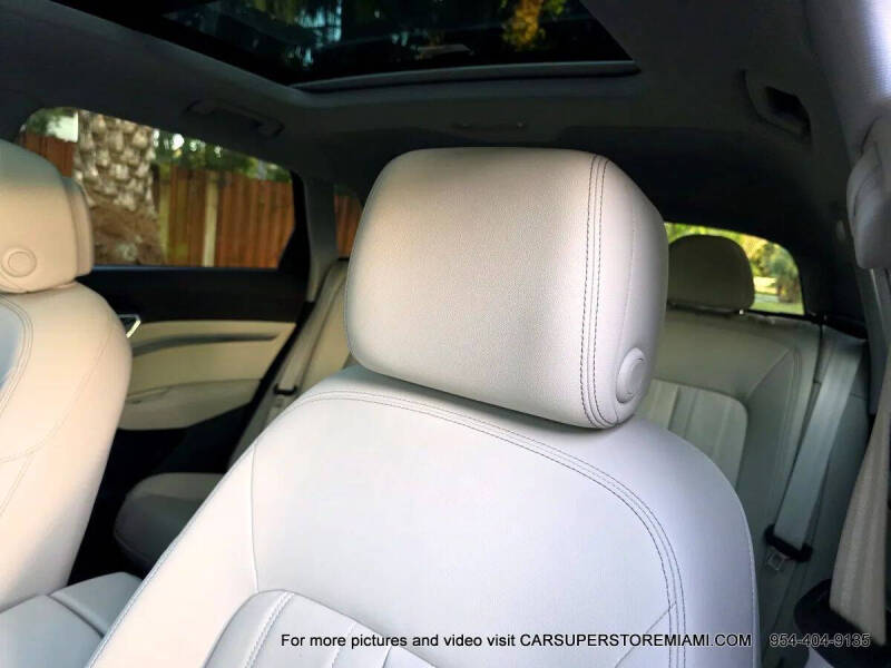 2021 Audi e-tron quattro Premium