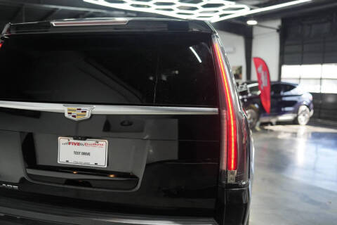 2018 Cadillac Escalade ESV Luxury