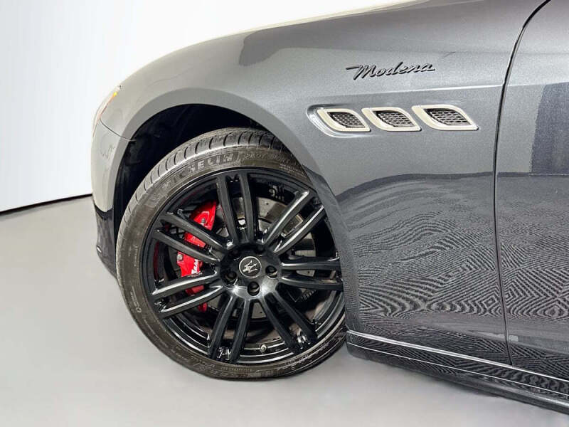 2023 Maserati Quattroporte Modena Q4