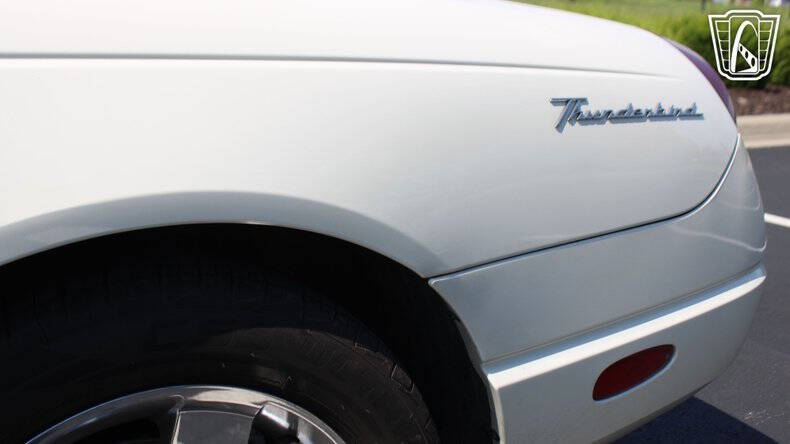 2002 Ford Thunderbird Deluxe