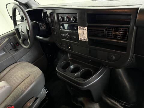 2017 GMC Savana 2500