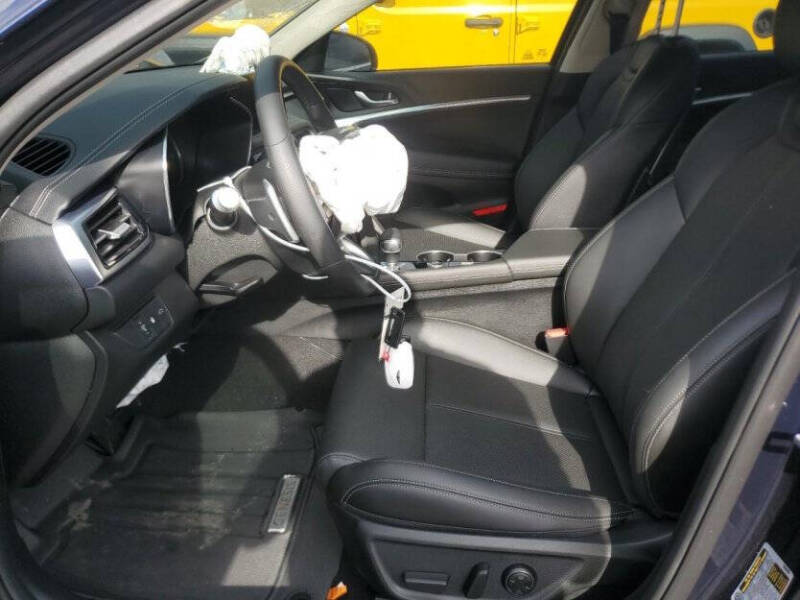 2026 Genesis G70 2.5T Standard