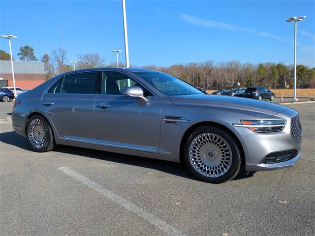 2021 Genesis G90