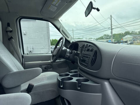 2006 Ford E-Series E-350 SD XLT