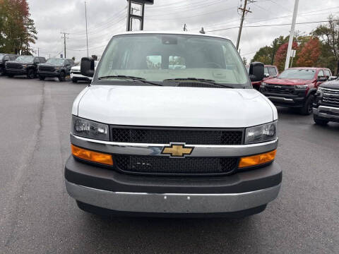 2025 Chevrolet Express 3500