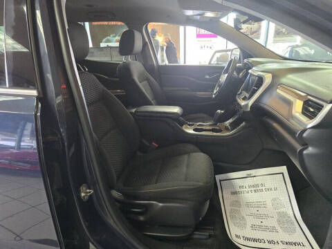 2017 GMC Acadia SLE-2