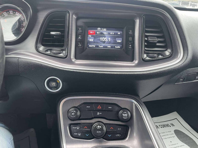 2016 Dodge Challenger SXT