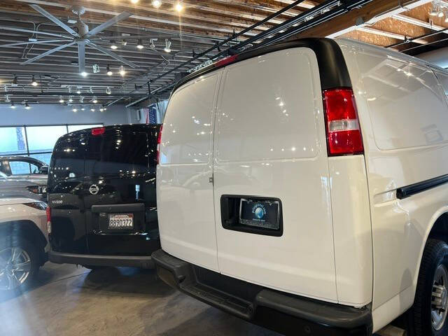 2023 Chevrolet Express 2500