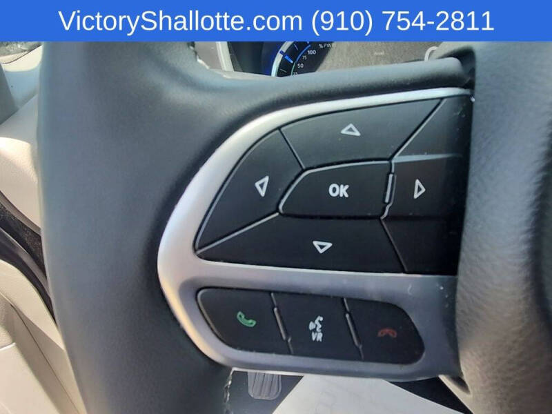 2024 Chrysler Pacifica Plug-In Hybrid Select