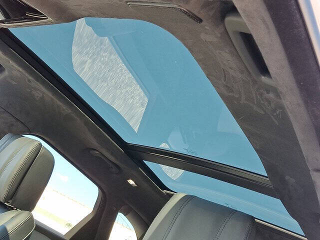 2026 Land Rover Range Rover Velar P400 Autobiography