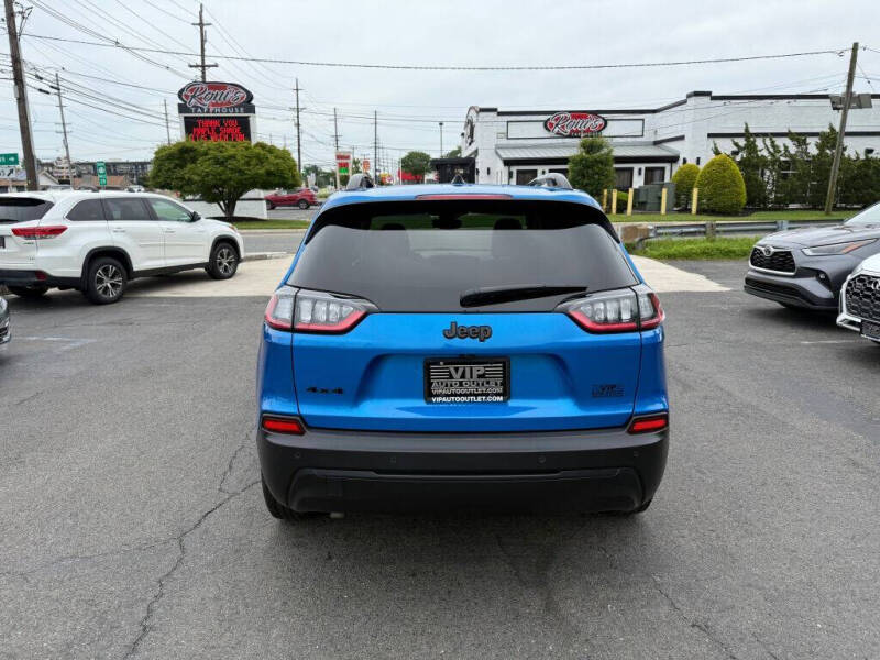 2023 Jeep Cherokee Altitude Lux
