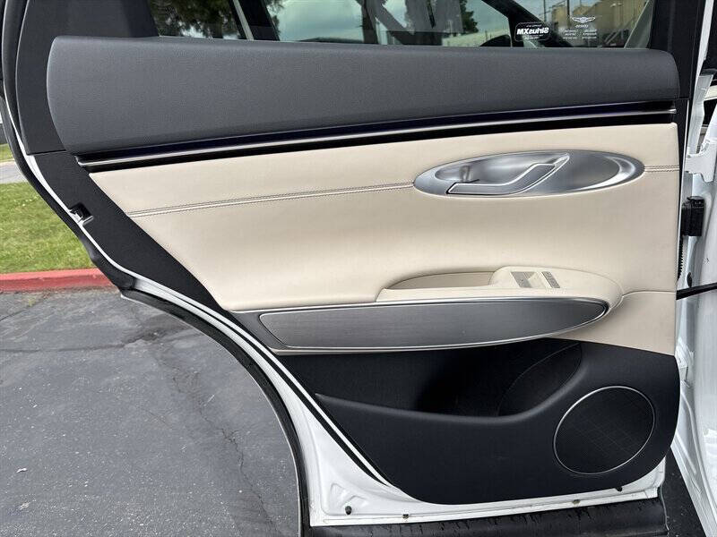 2026 Genesis GV70