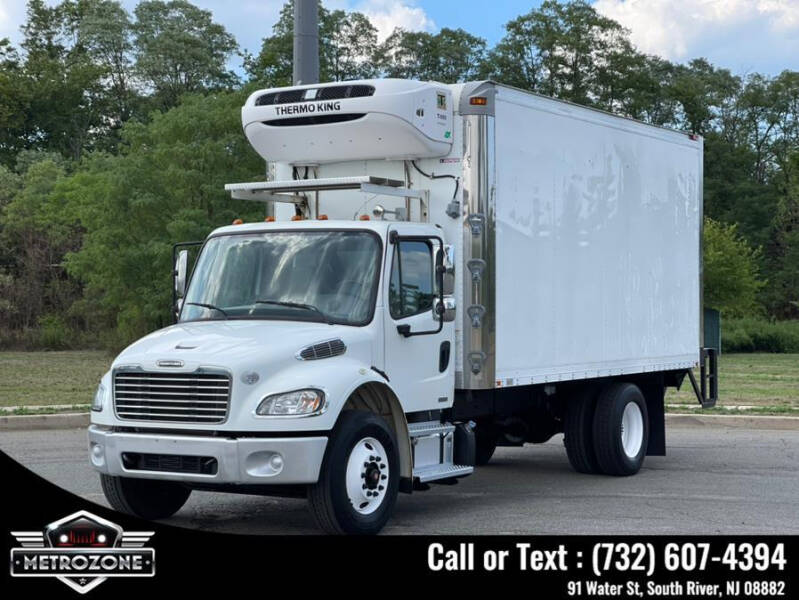 2011 Freightliner M2 106