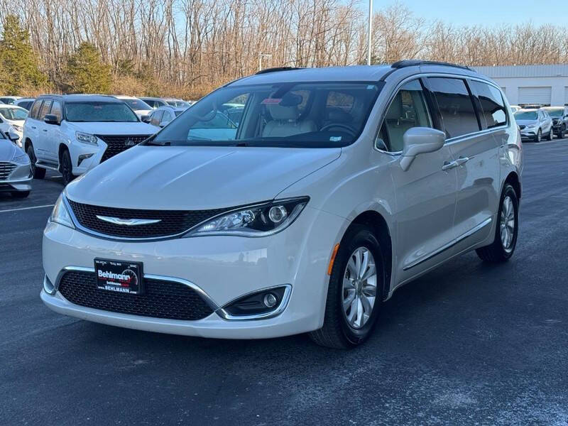 2017 Chrysler Pacifica Touring-L