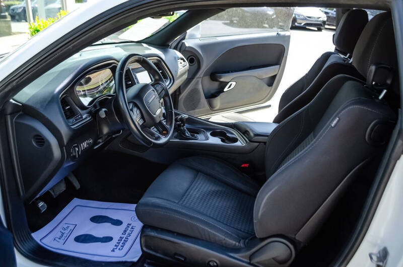 2015 Dodge Challenger SXT