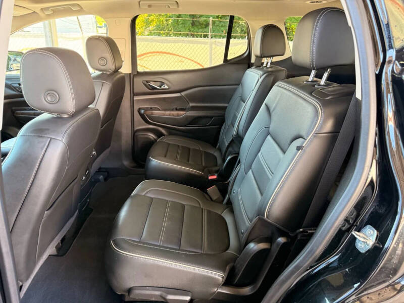 2022 GMC Acadia Denali