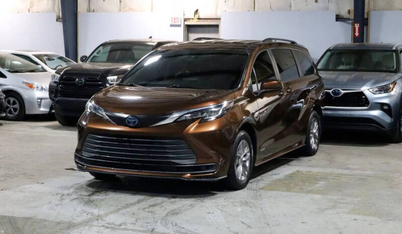 2021 Toyota Sienna LE 8-Passenger