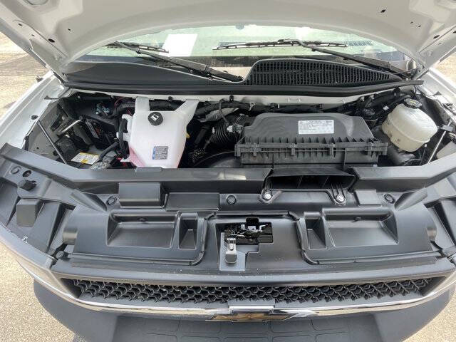 2025 Chevrolet Express 2500