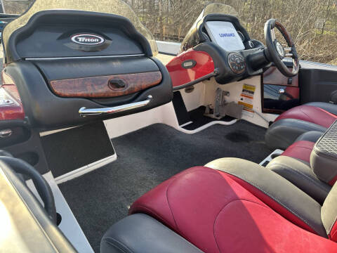 2011 Triton 21HP Elite