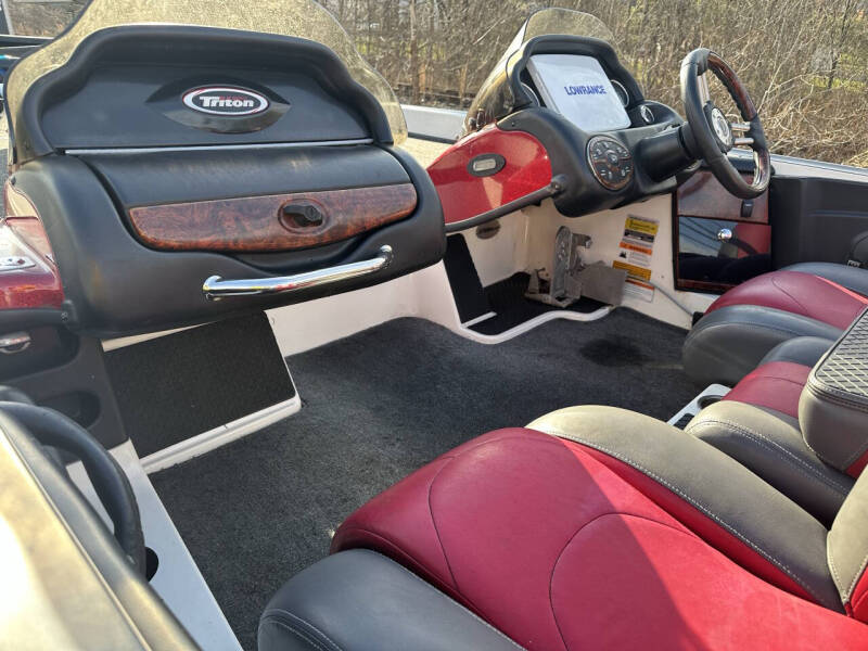 2011 Triton 21HP Elite