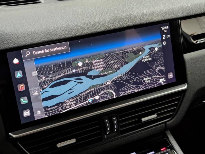 2022 Porsche Cayenne Platinum Edition