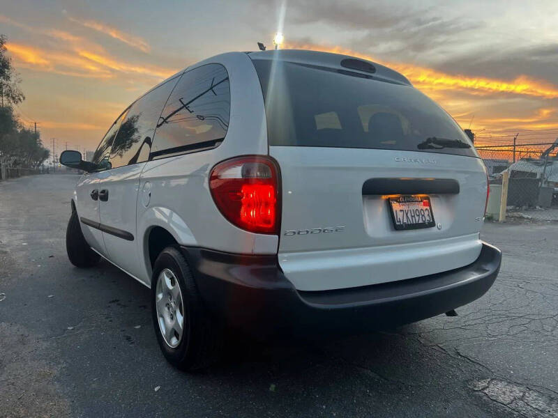 2003 Dodge Caravan SE