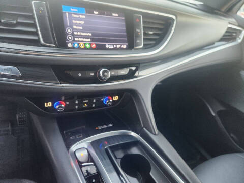 2022 Buick Enclave Essence
