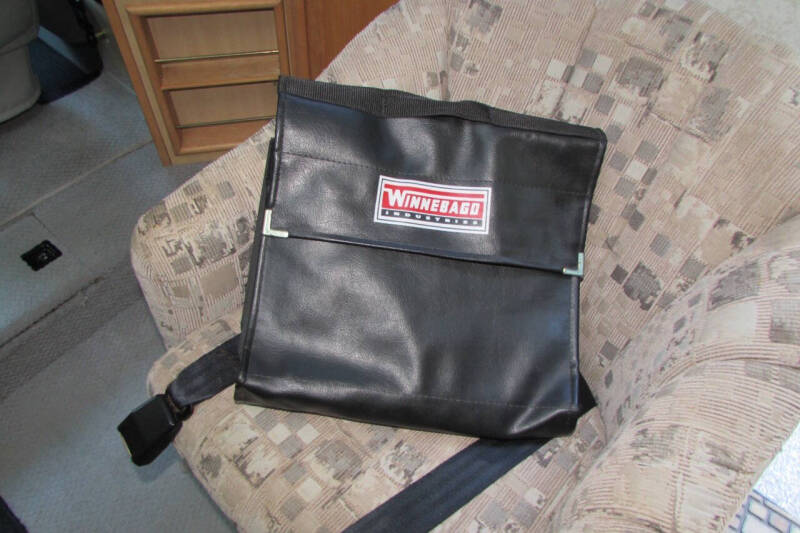 2001 Winnebago Rialta