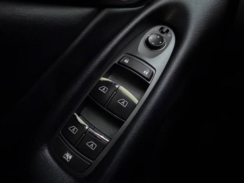 2015 Infiniti Q50 Sport