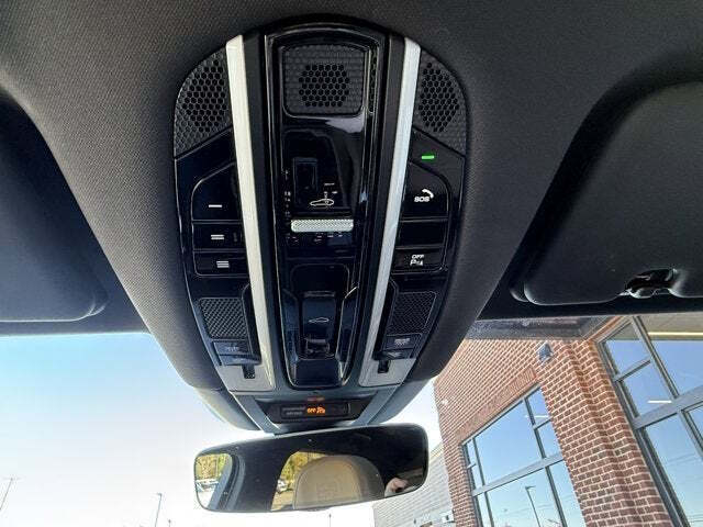 2022 Porsche Cayenne E-Hybrid Platinum Edition