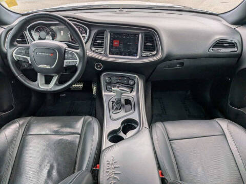2017 Dodge Challenger SXT