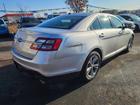 2016 Ford Taurus SE