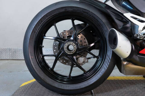 2023 Ducati Panigale V2