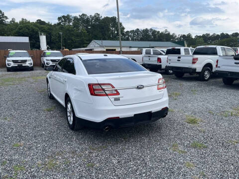 2014 Ford Taurus SE
