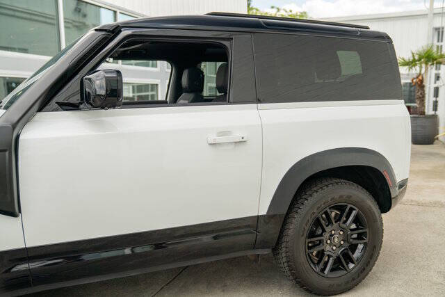 2022 Land Rover Defender 6