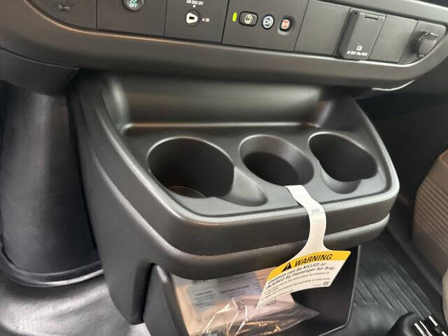 2025 Chevrolet Express 2500